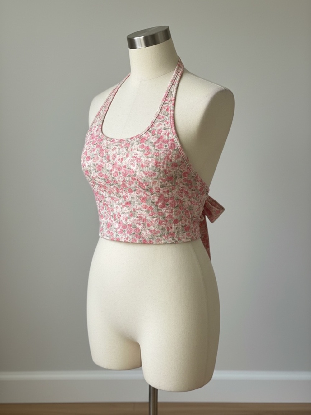 SHEIN Pink Floral Ribbed Halter Crop Top